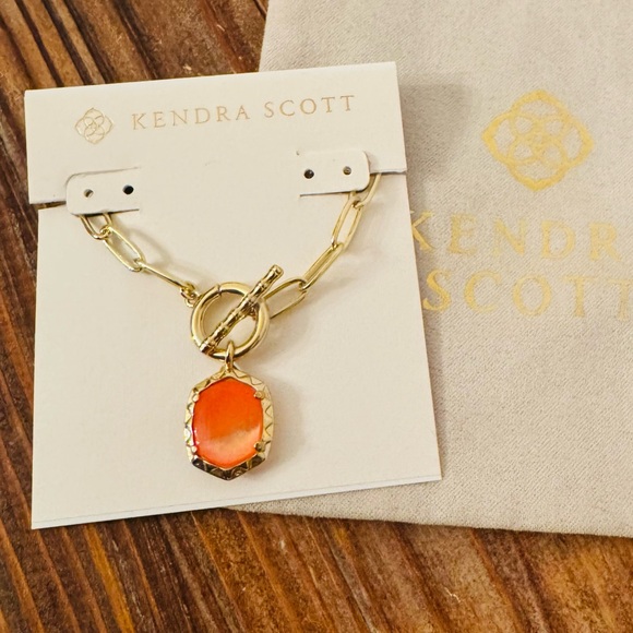 Kendra Scott Daphne Gold Link and Chain Necklace Coral Mother-of-Pearl NWT - Picture 2 of 9